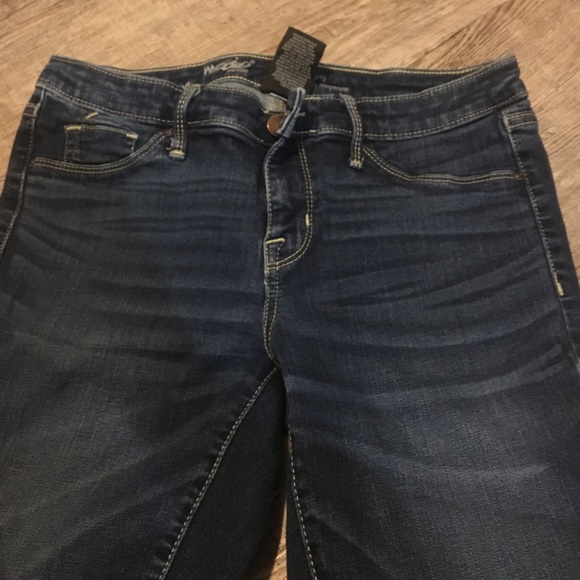 Mid Rise Jeggings - Picture 2 of 4